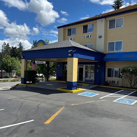 Days Inn By Wyndham Seattle Aurora Shoreline Εξωτερικό φωτογραφία