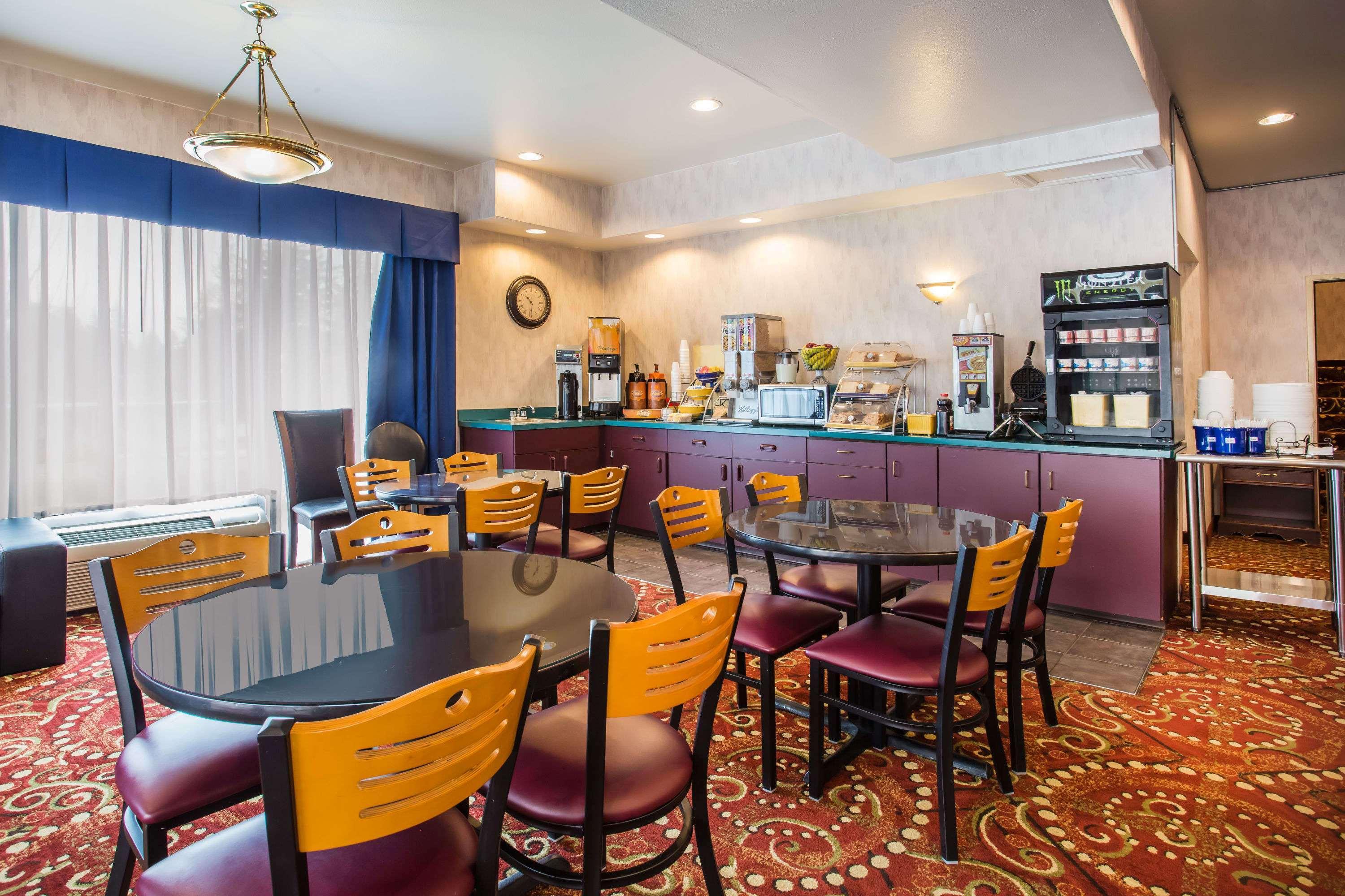 Days Inn By Wyndham Seattle Aurora Shoreline Εξωτερικό φωτογραφία